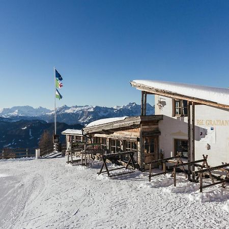 Rifugio Graziani Huette Hotel Сан Вигилио ди Маребе Екстериор снимка