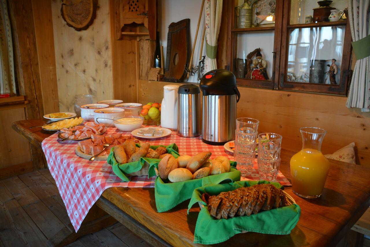 Rifugio Graziani Huette Hotel Сан Вигилио ди Маребе Екстериор снимка