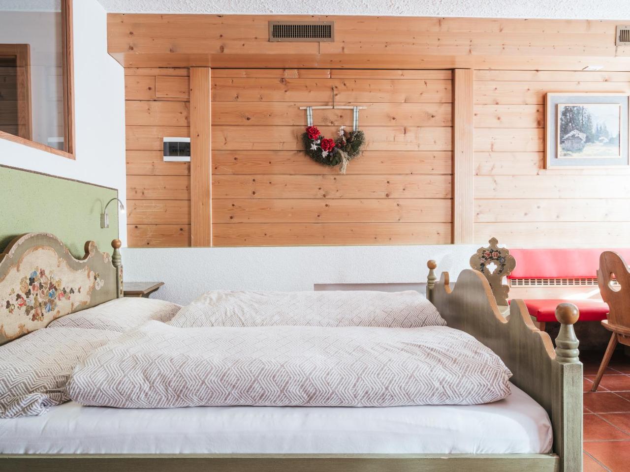 Rifugio Graziani Huette Hotel Сан Вигилио ди Маребе Екстериор снимка